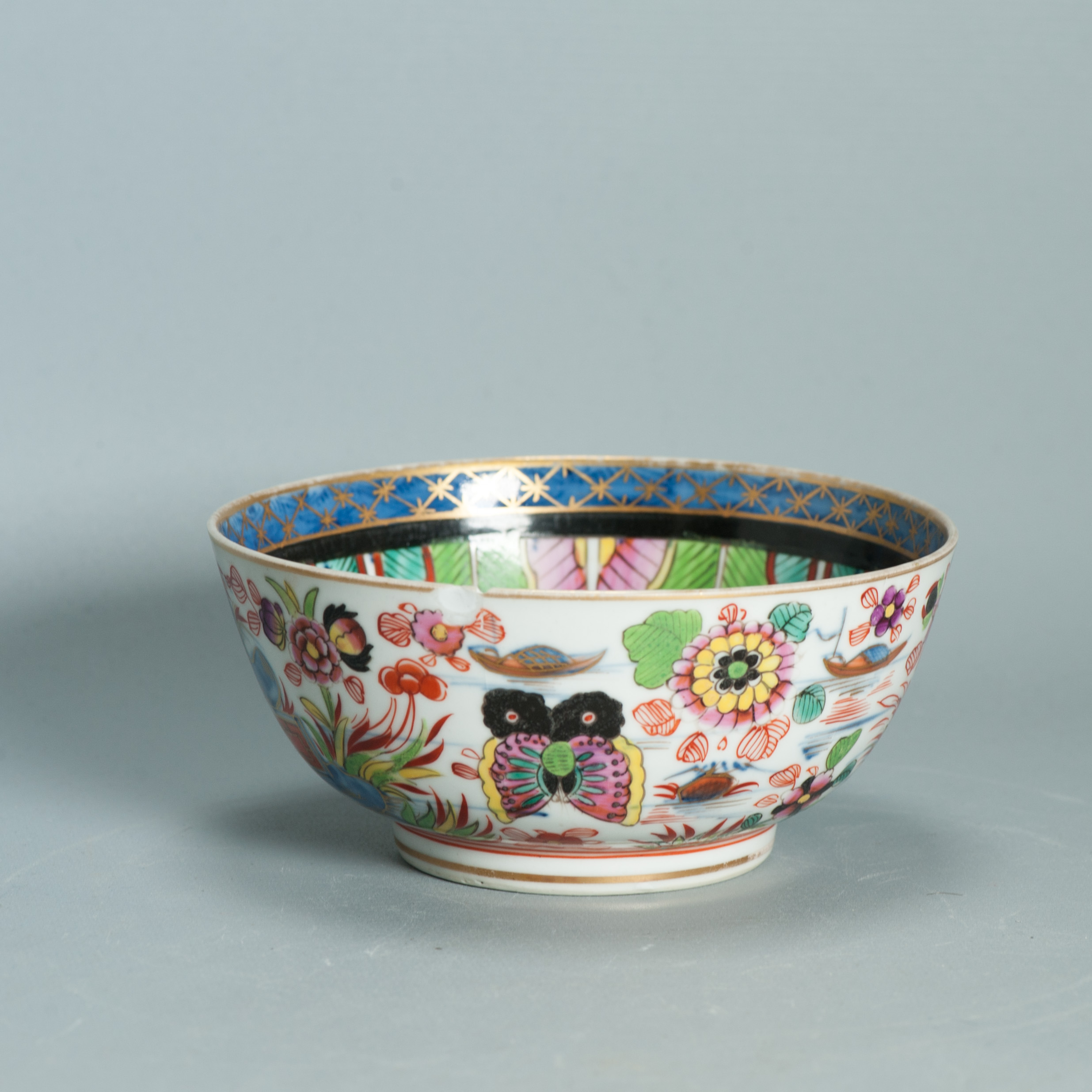 1500 Antique Chinese Blue and White 1740/60 Qianlong Bowl with ca 1800 English Regency / George the IV 19th c redecoration