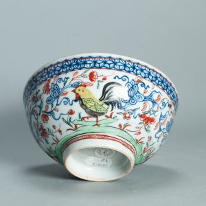 1503 Antique Chinese Bowl with Imari Decoration of Rooster and Parrots Amsterdam Bont