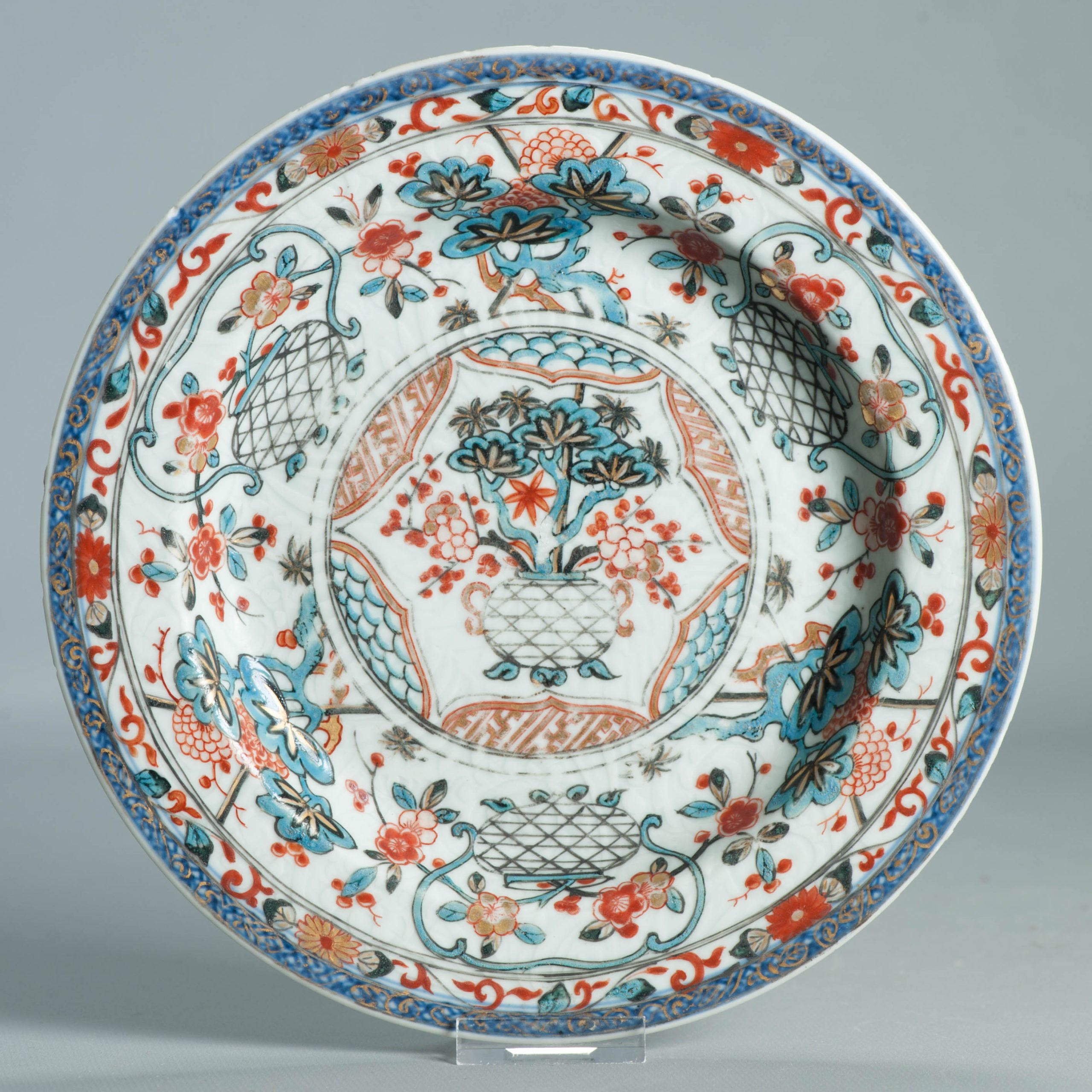 1508 Antique Chinese Porcelain Plate With Famille Verte Decoration of flower basket