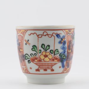 1485 Antique Chinese Chocolate Cup with Imari Decoration of Flowers  Amsterdam Bont
