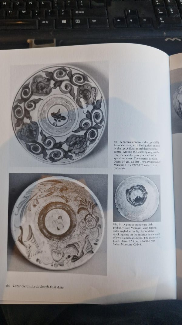 1478 An interesting South Chinese porcelain/Stoneware dish with blue glaze. - Image 15