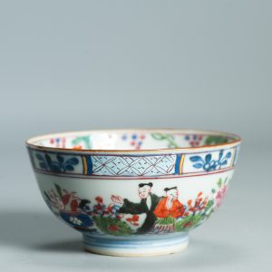1511 Antique Chinese Bowl with Wucai Decoration of figures in Amsterdam Bont