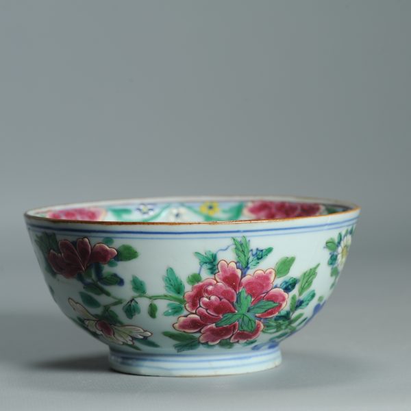 1518 Antique Kangxi Chinese Porcelain Blue and white Bowl with full European Redecoration - Image 7