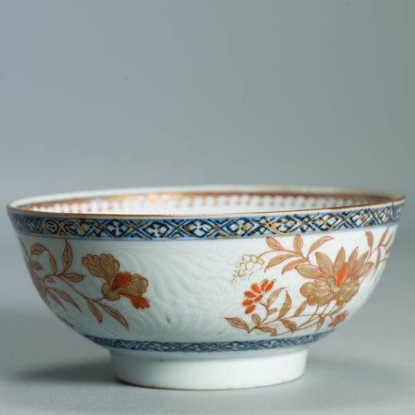 1522 Antique Chinese Porcelain Blue and white Anhua Bowl with Redecoration of golden leafs - Image 3