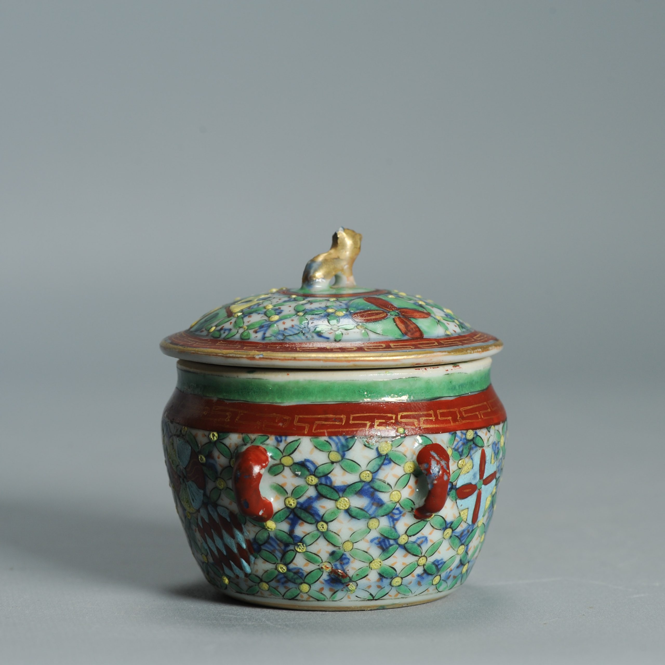 1546 Antique 19th Chinese Porcelain Kamcheng with a added Bencharong decoration - Image 13
