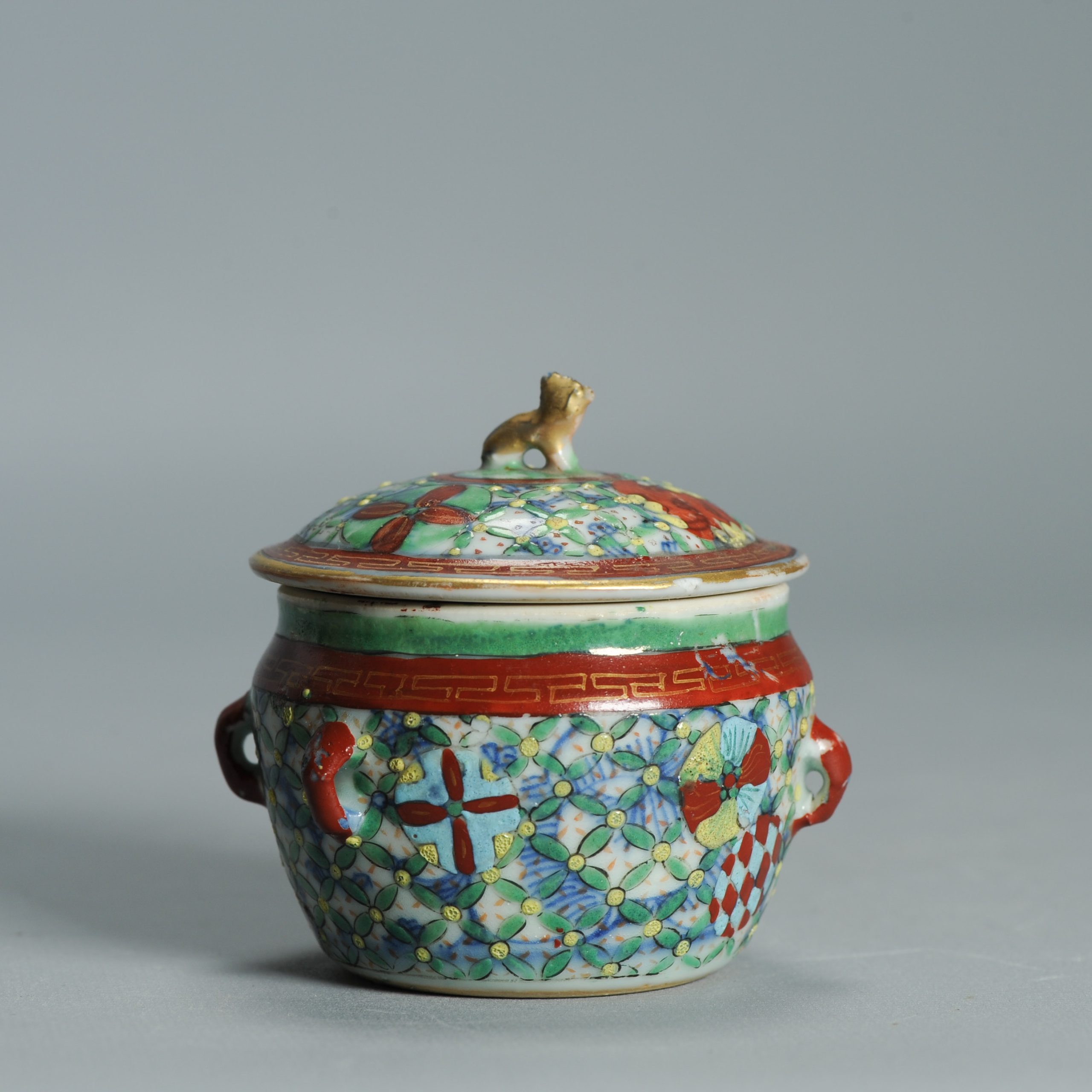 1546 Antique 19th Chinese Porcelain Kamcheng with a added Bencharong decoration - Image 11