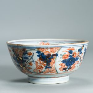 1531 Antique Chinese Kangxi Porcelain Bowl with added Dutch European Decoration of Parrots