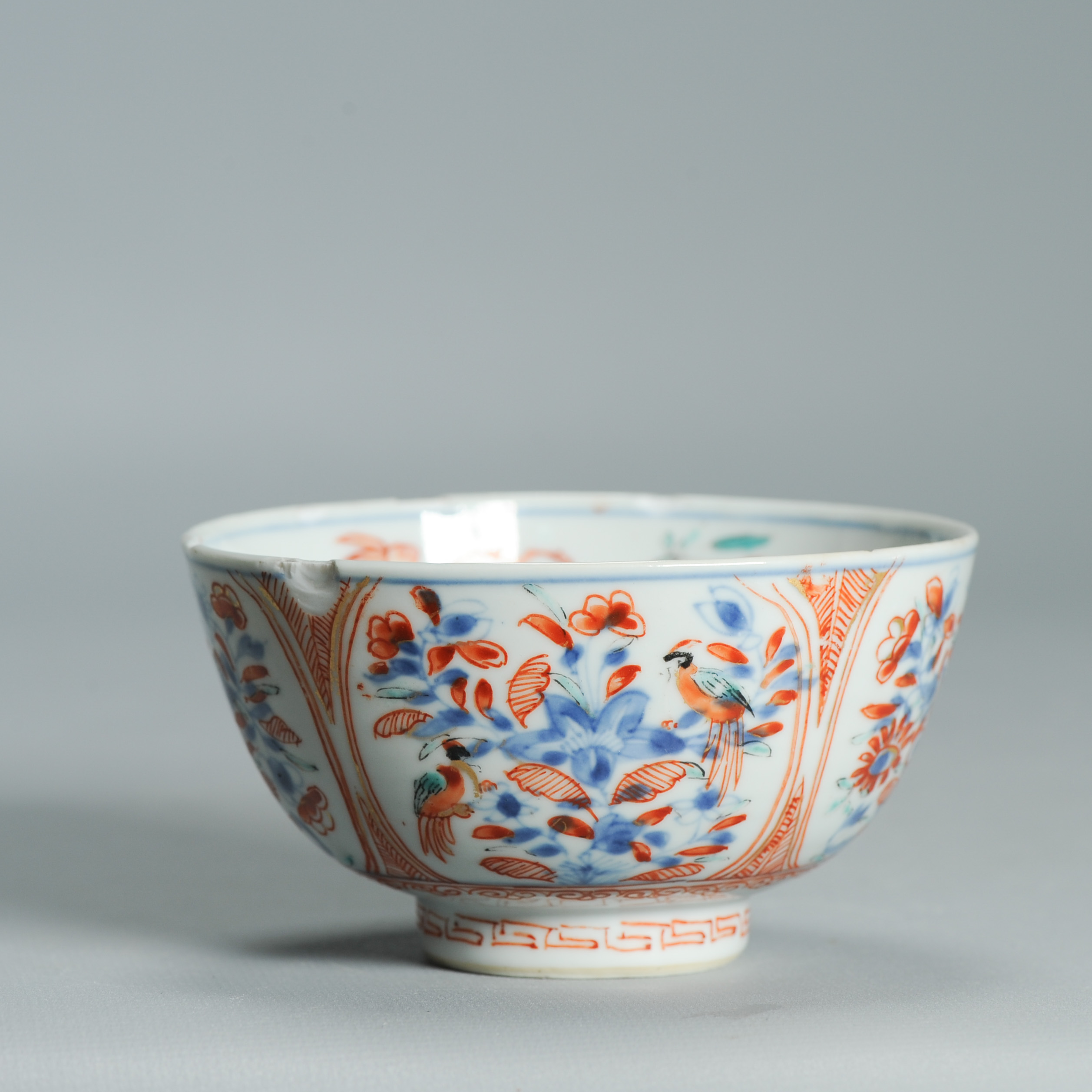 1532 Antique Chinese Kangxi Porcelain Bowl with added Dutch European Decoration of Parrots and Hare