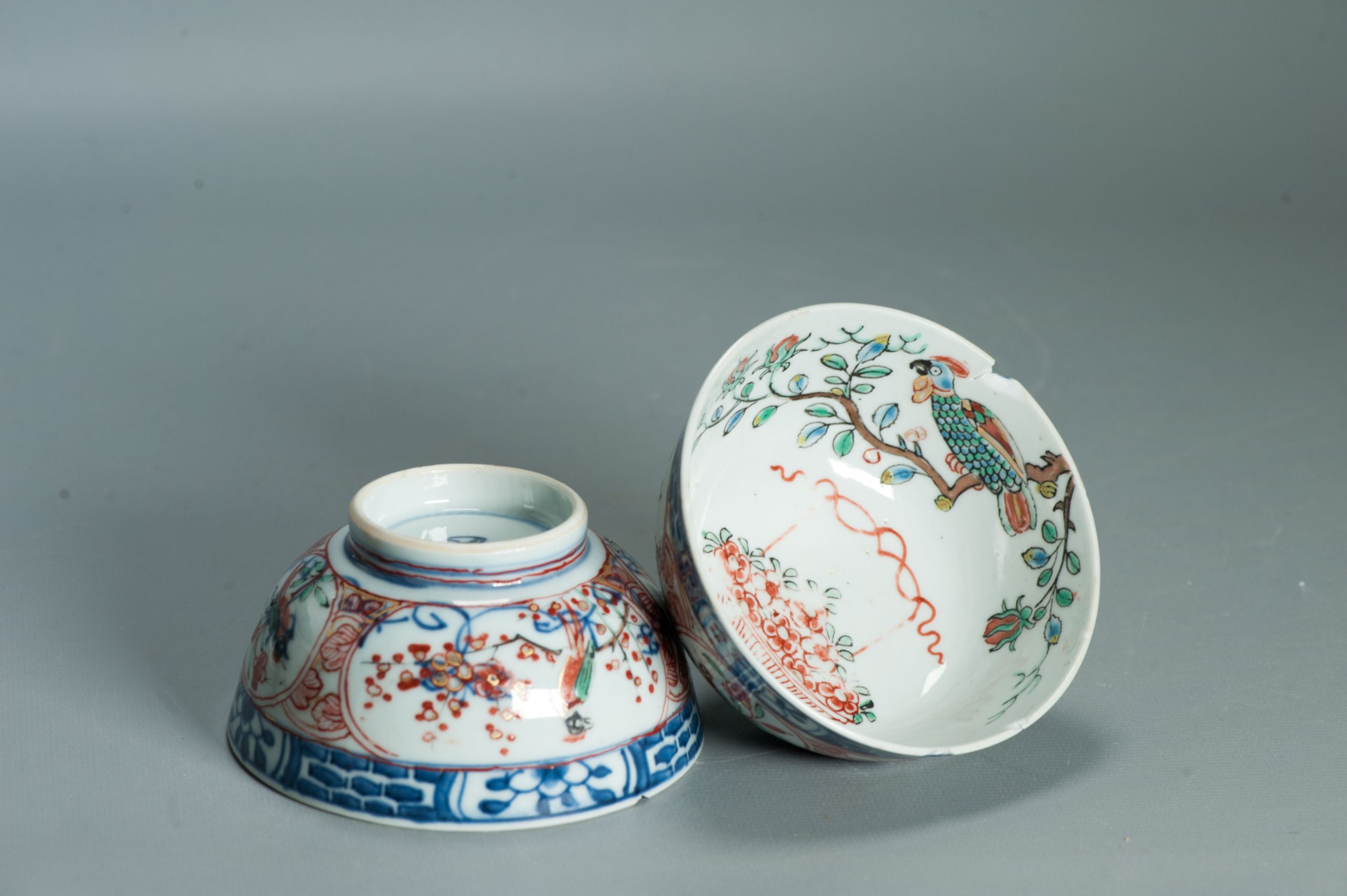 1534 & 1535 Antique Chinese Kangxi Porcelain Bowl with added Dutch Parrot Decoration