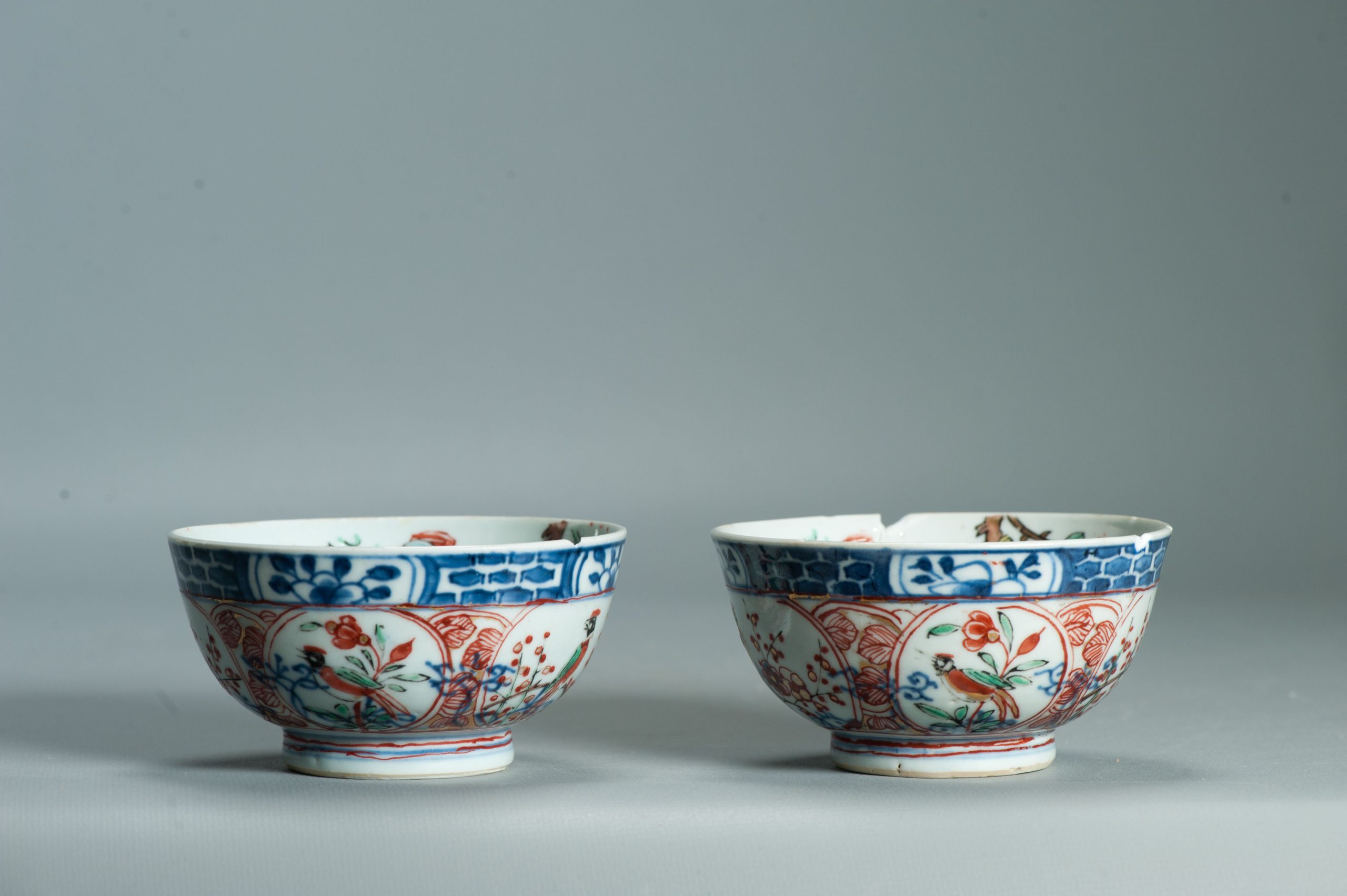 1534 & 1535 Antique Chinese Kangxi Porcelain Bowl with added Dutch Parrot Decoration - Image 16