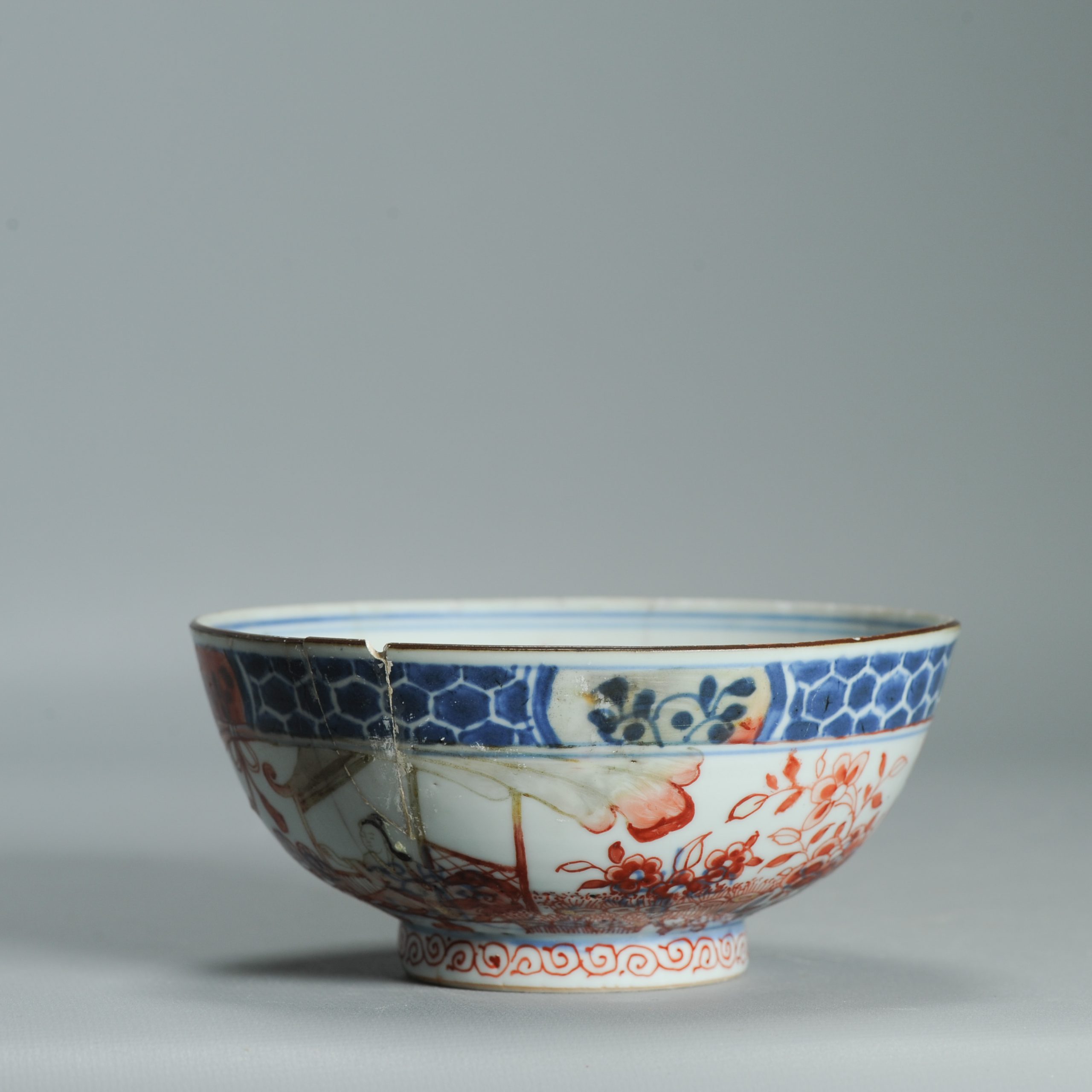 1543 Antique Chinese Porcelain Bowl with a Chinese design of a lady in a pagoda - Image 9