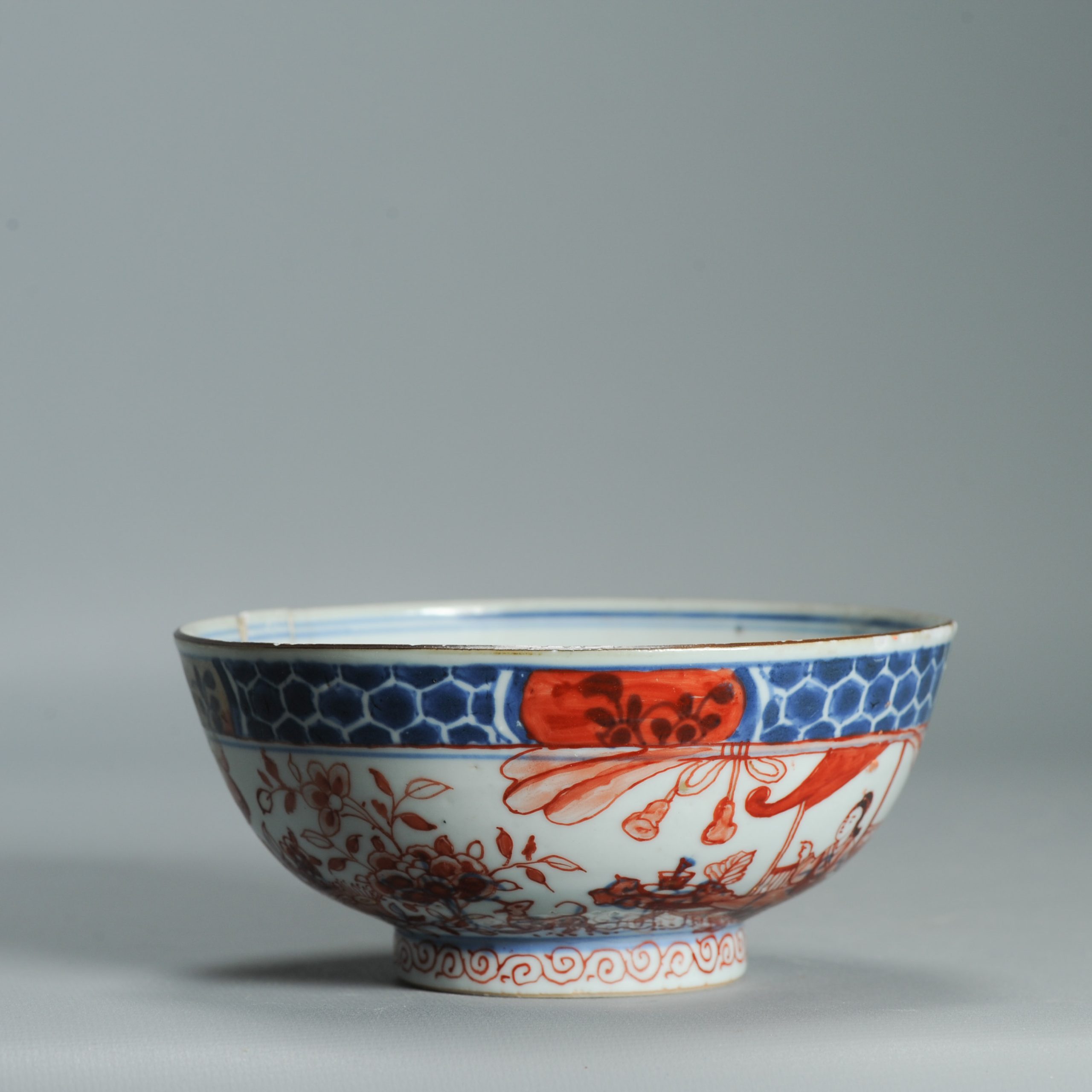 1543 Antique Chinese Porcelain Bowl with a Chinese design of a lady in a pagoda - Image 5