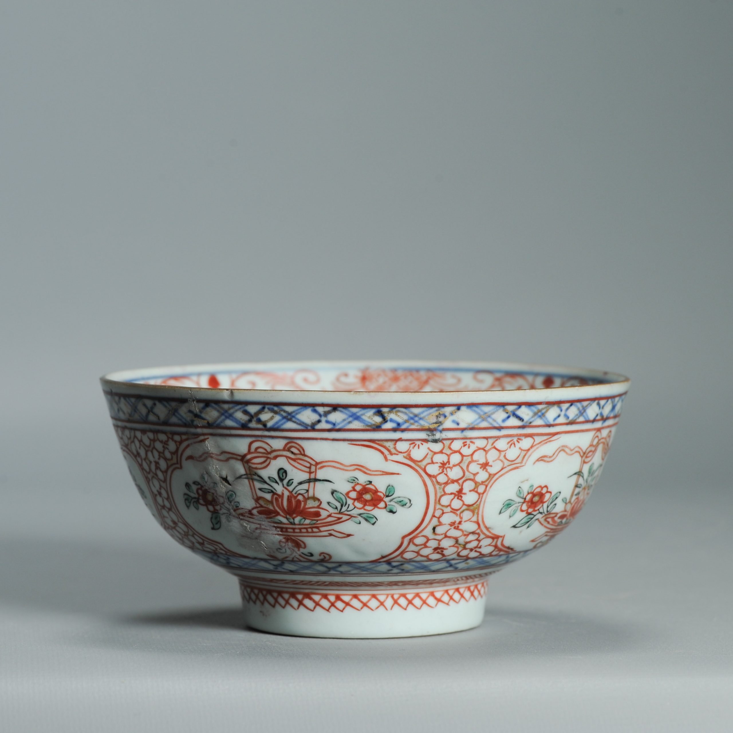 1545 Antique Chinese Porcelain Bowl with a Chinese design of flowers - Image 9