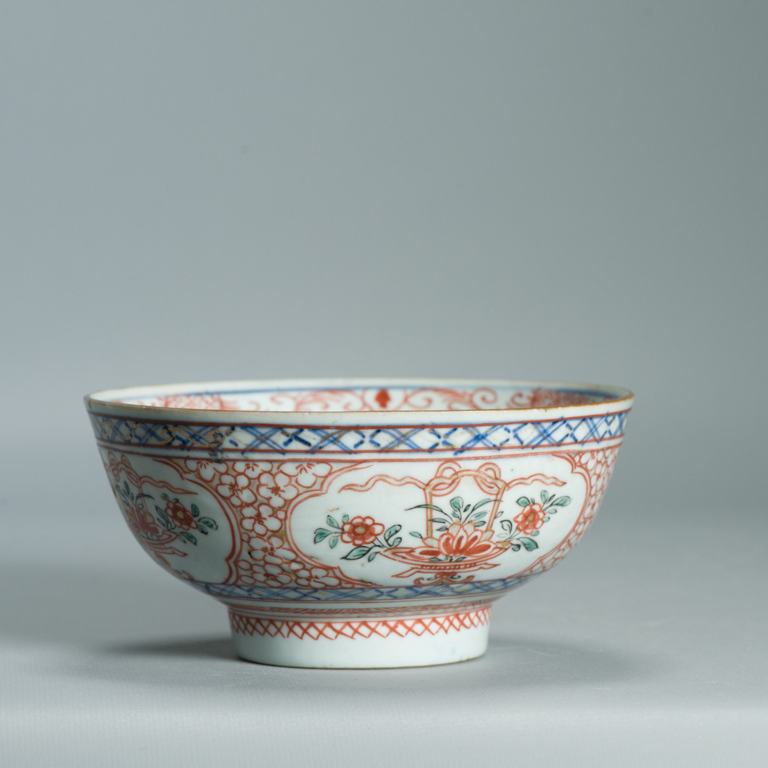1545 Antique Chinese Porcelain Bowl with a Chinese design of flowers - Image 8