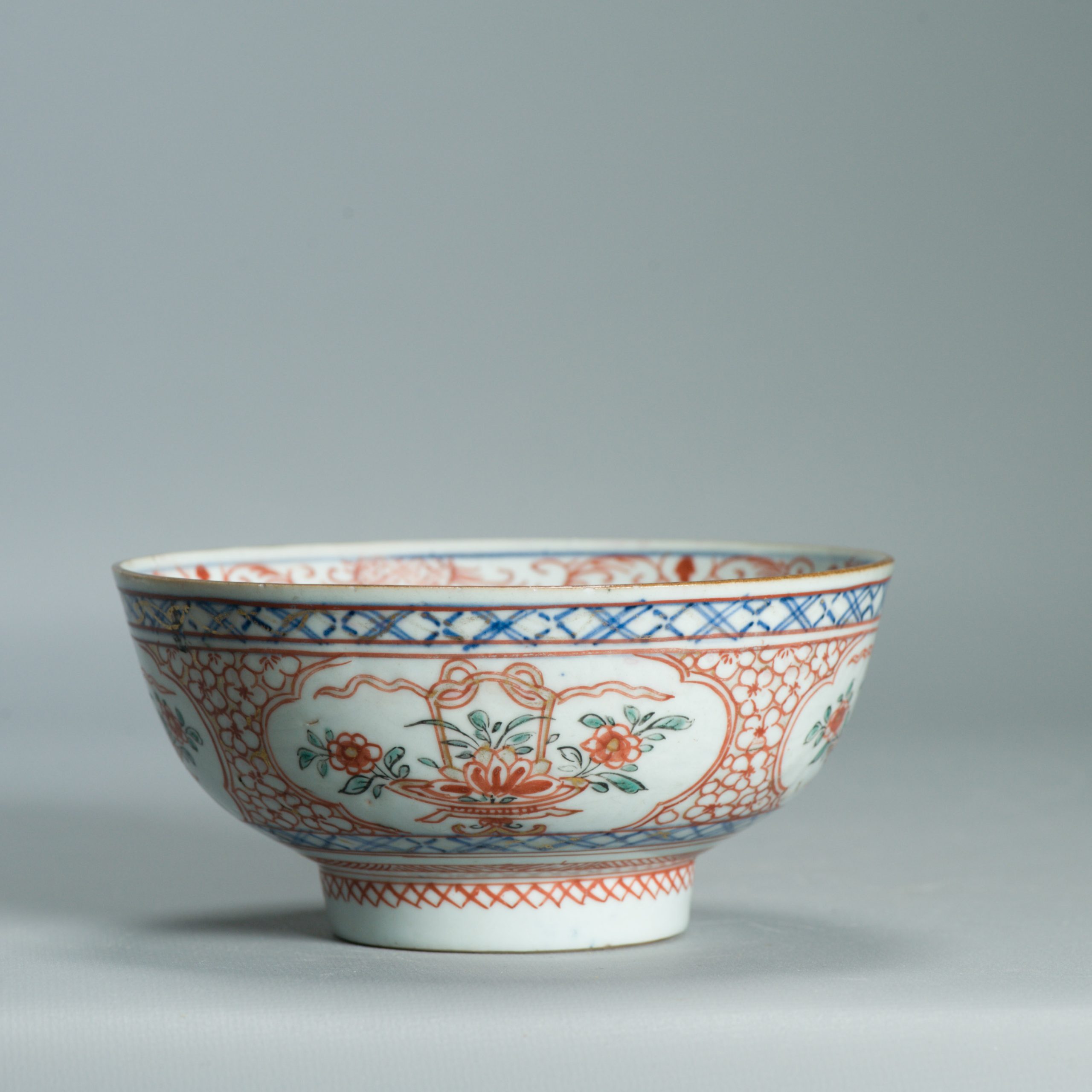 1545 Antique Chinese Porcelain Bowl with a Chinese design of flowers - Image 7