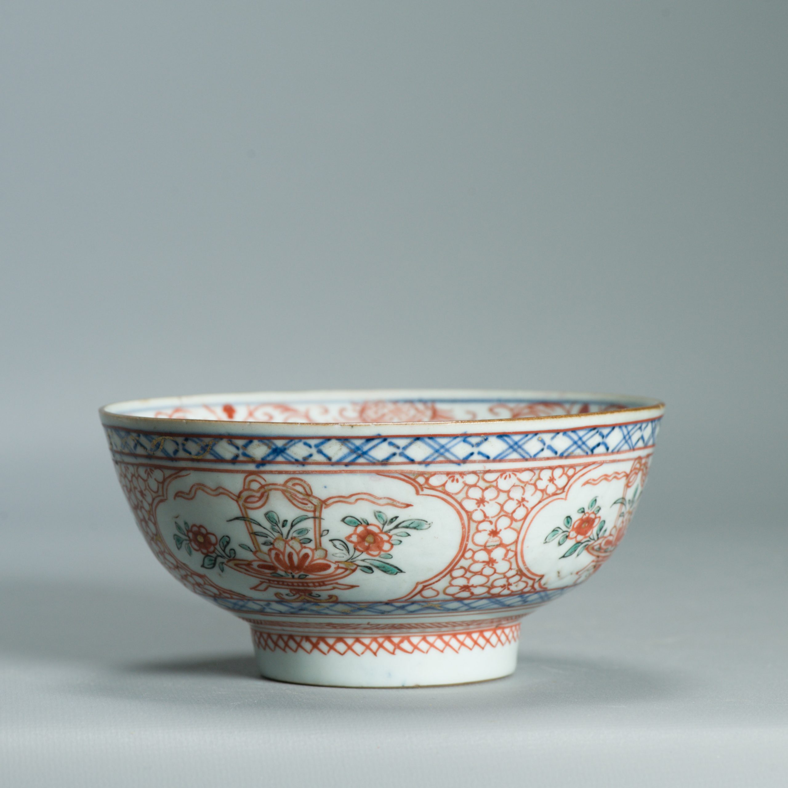 1545 Antique Chinese Porcelain Bowl with a Chinese design of flowers - Image 6