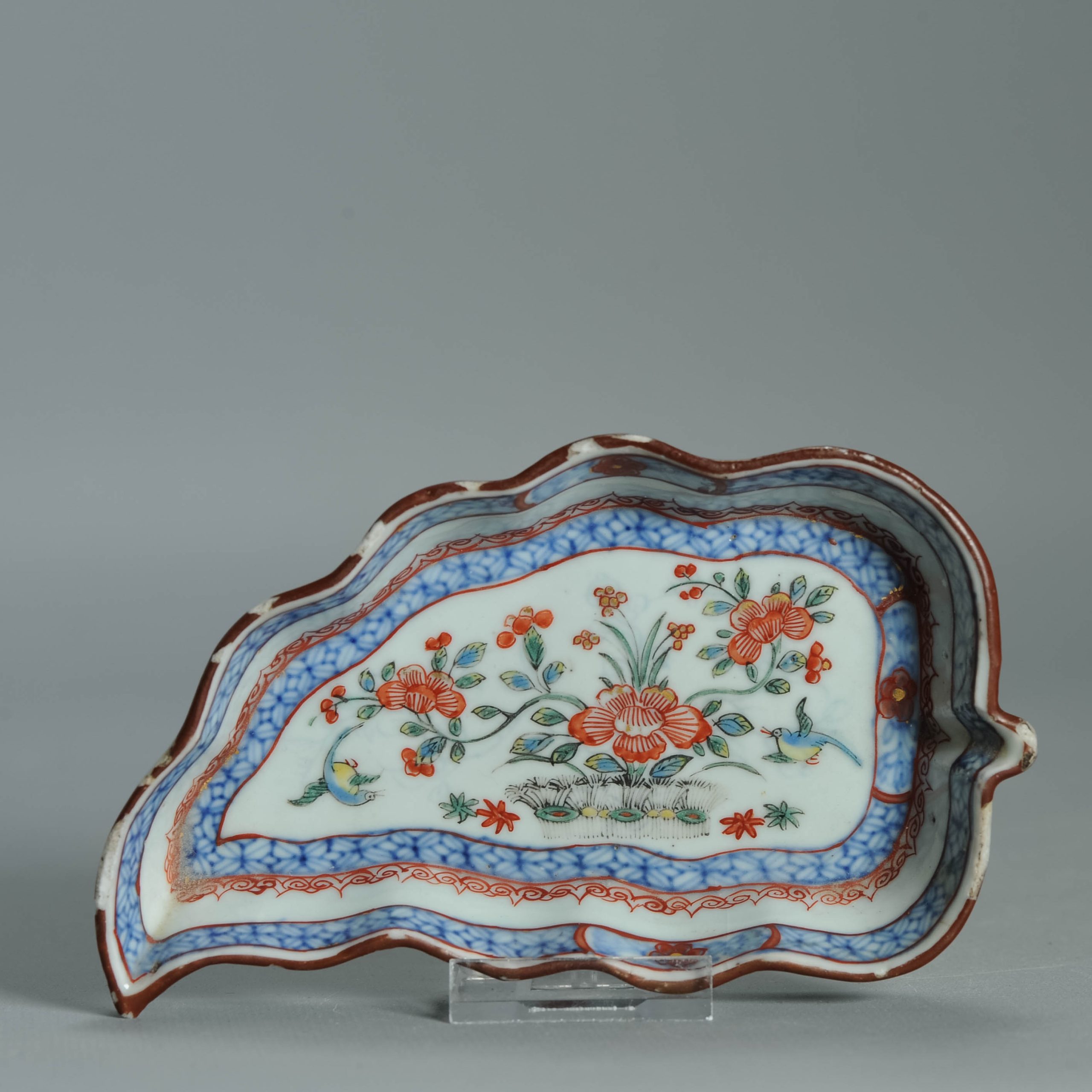 1553 Antique Chinese Porcelain Leaf Dish with Kakiemon Redecoration - Image 3