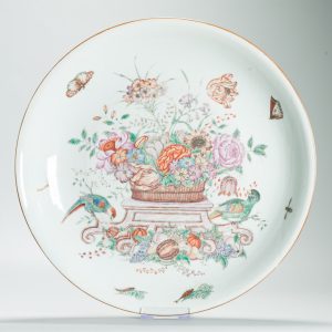 1596 Antique Dutch-decorated Chinese, Kangxi or early Yongzheng, large circular dish, circa 1720-1730,