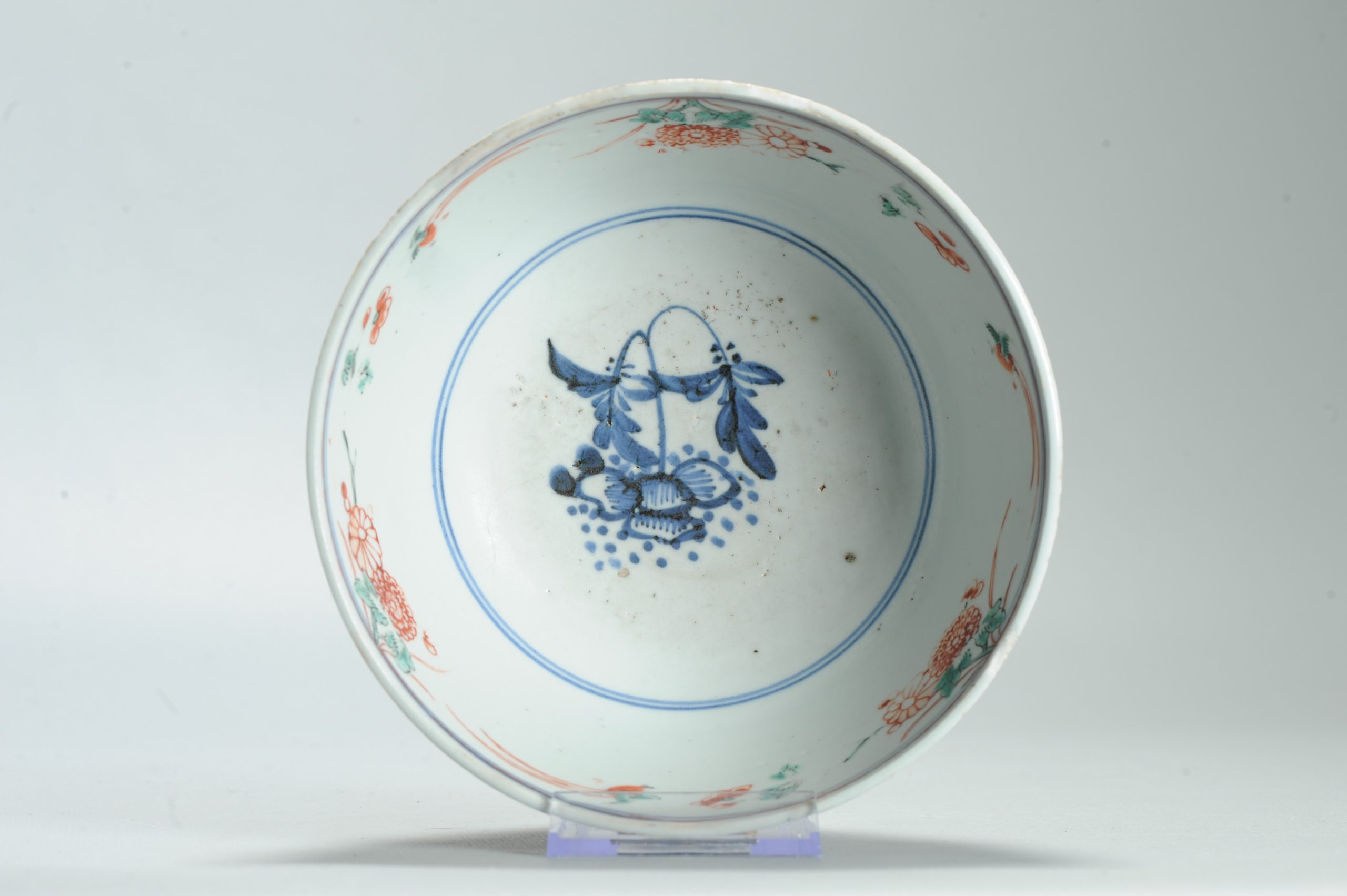 1635 Antique Chinese Porcelain Blue and white Bowl with Figural Redecoration - Image 13
