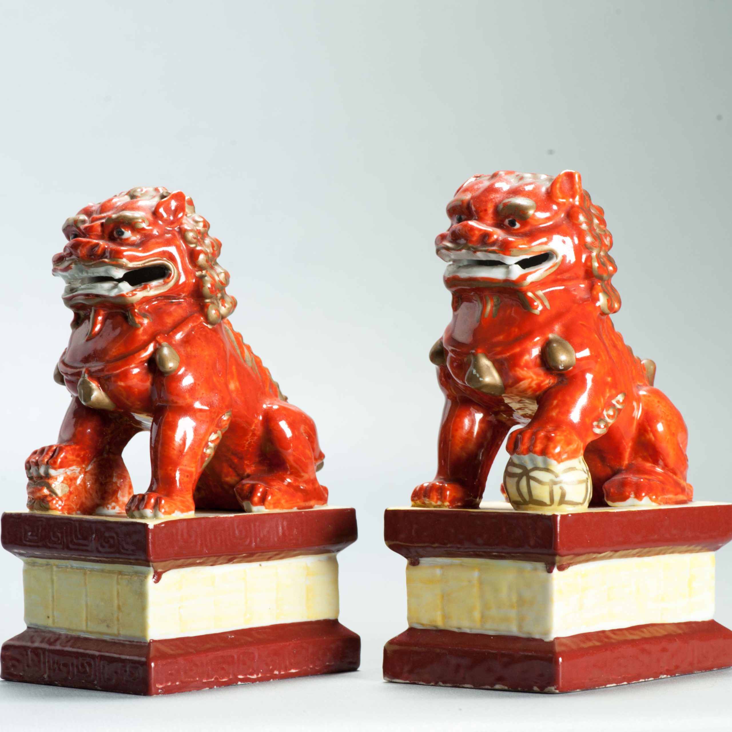1632 & 1633 Antique 17th c White Dehua Foo Lion Statues with ca 1800 English Regency / George the IV 19th c redecoration