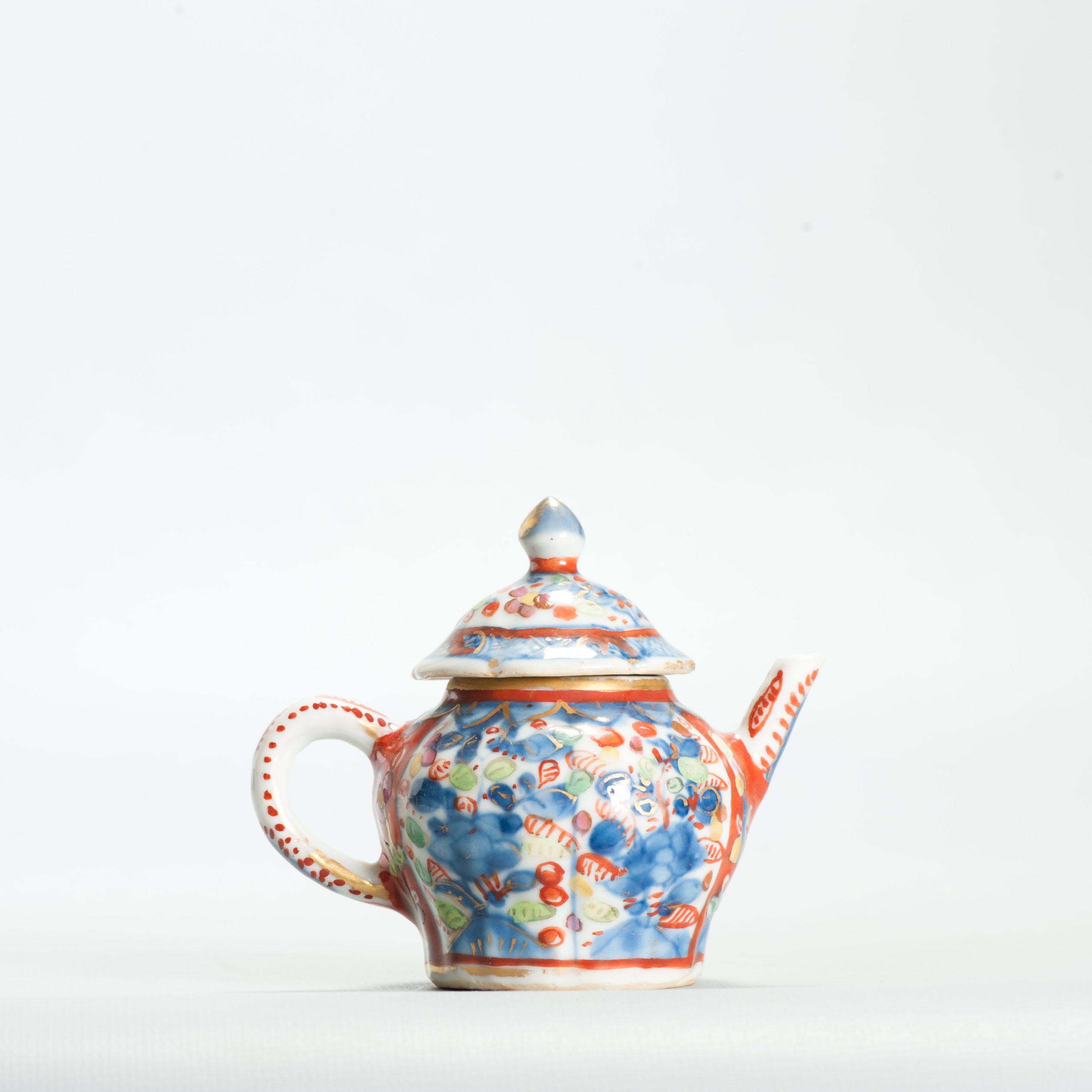 1658 Antique Kangxi 1700 Blue and White Teapot with ca 1800 English Regency / George the IV 19th c redecoration
