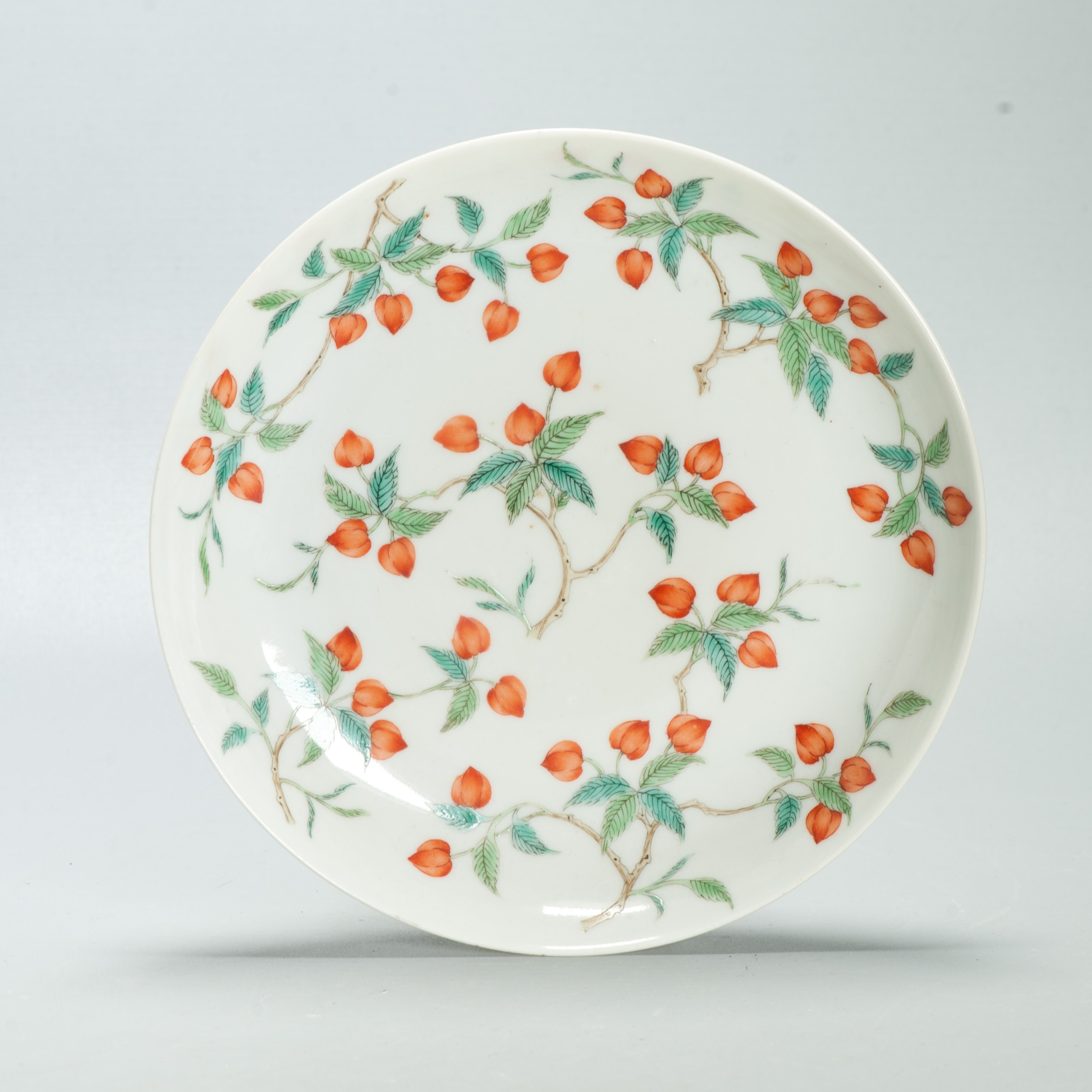 1680 Antique Chinese Porcelain Plate 19th century with Lampion Flowers and MArk