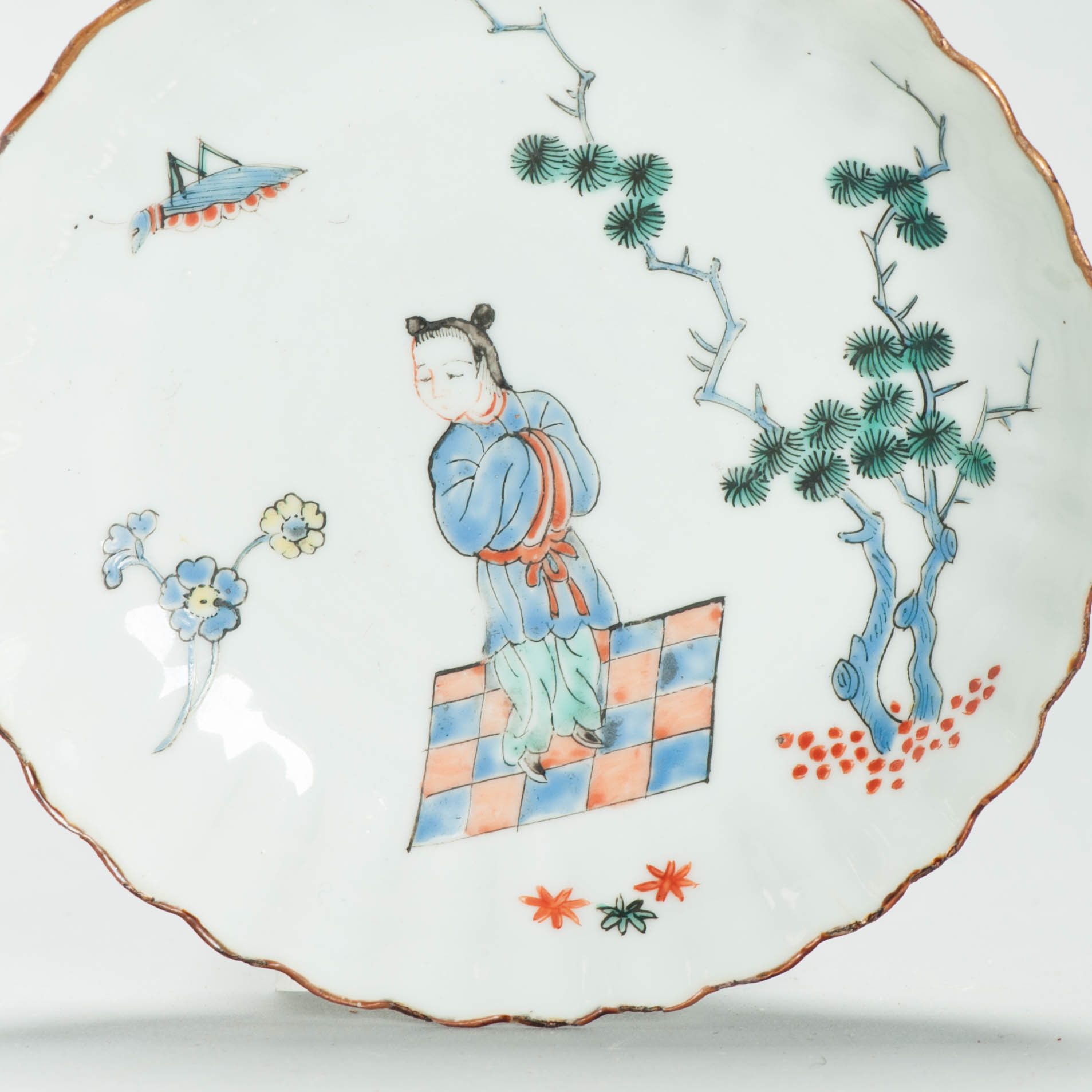 1681 A Chinese Porcelain Kakiemon Style Amsterdam Bont Plate with Figure and Cricket - Image 5