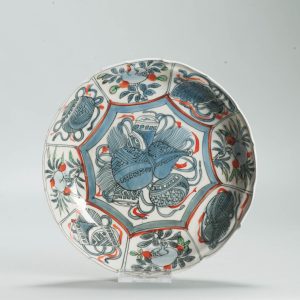 1686 Lovely Late Ming Blue and White Kraak Dish with a very interesting Ko-Akae addition