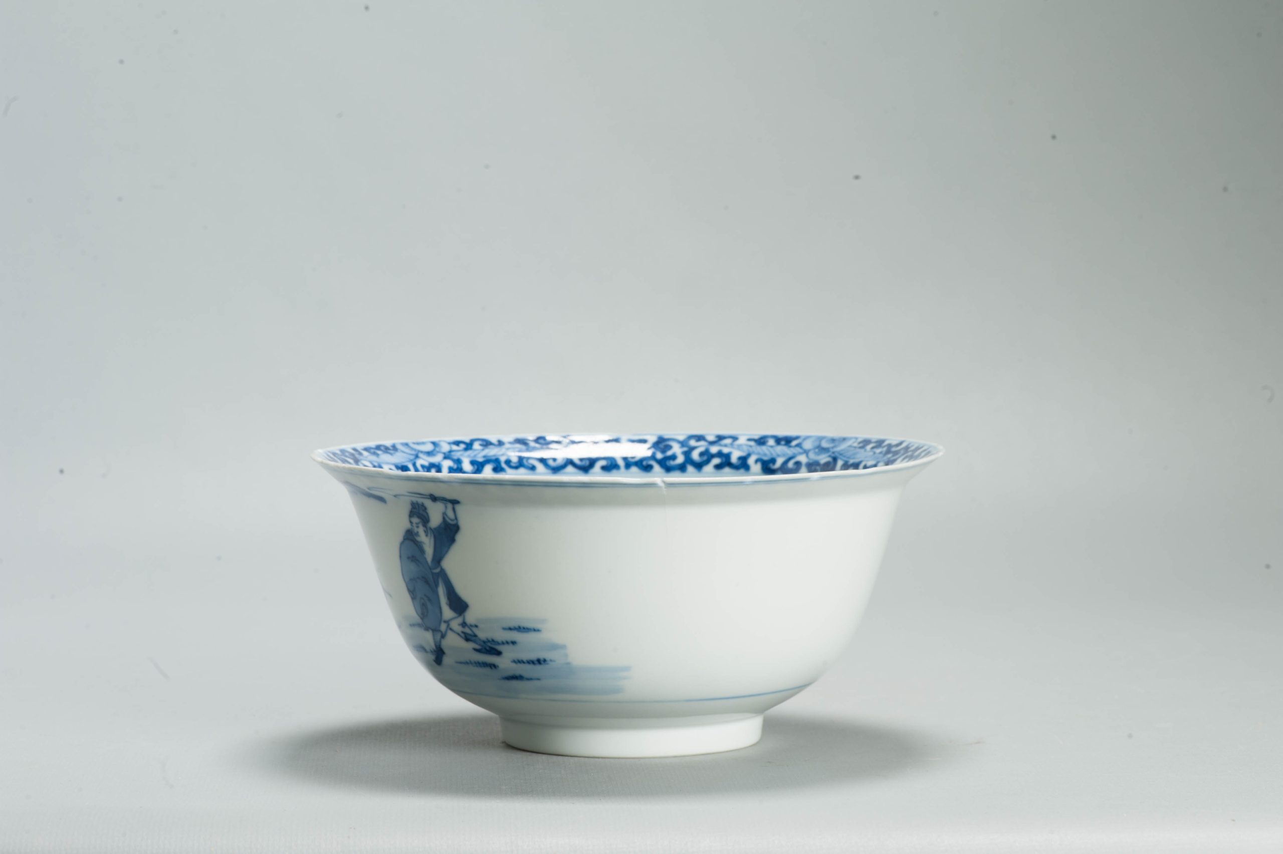 1690 Antique 19th c Bowl with Warriors and a Rose in the centre - Image 7