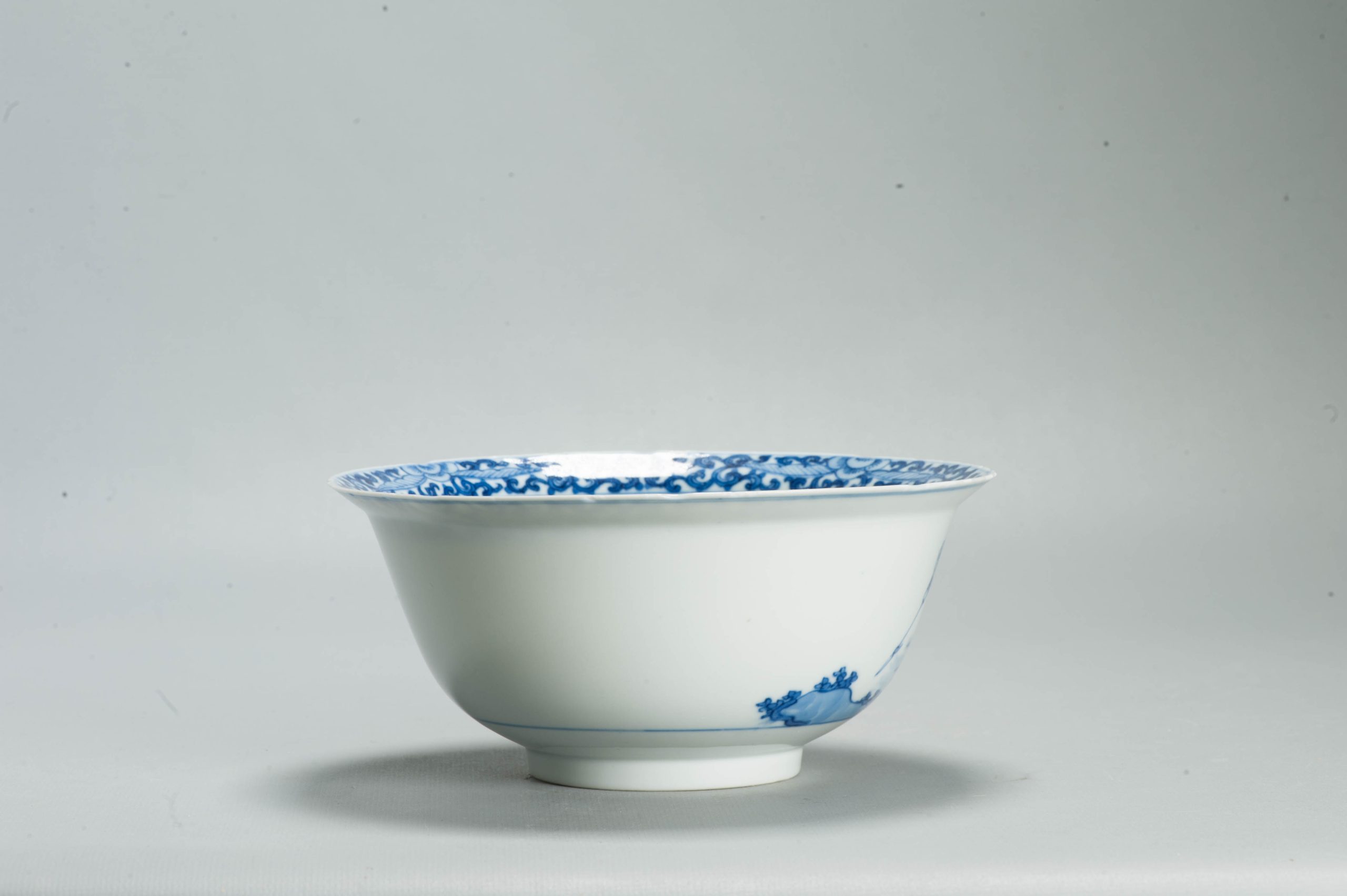 1690 Antique 19th c Bowl with Warriors and a Rose in the centre - Image 5