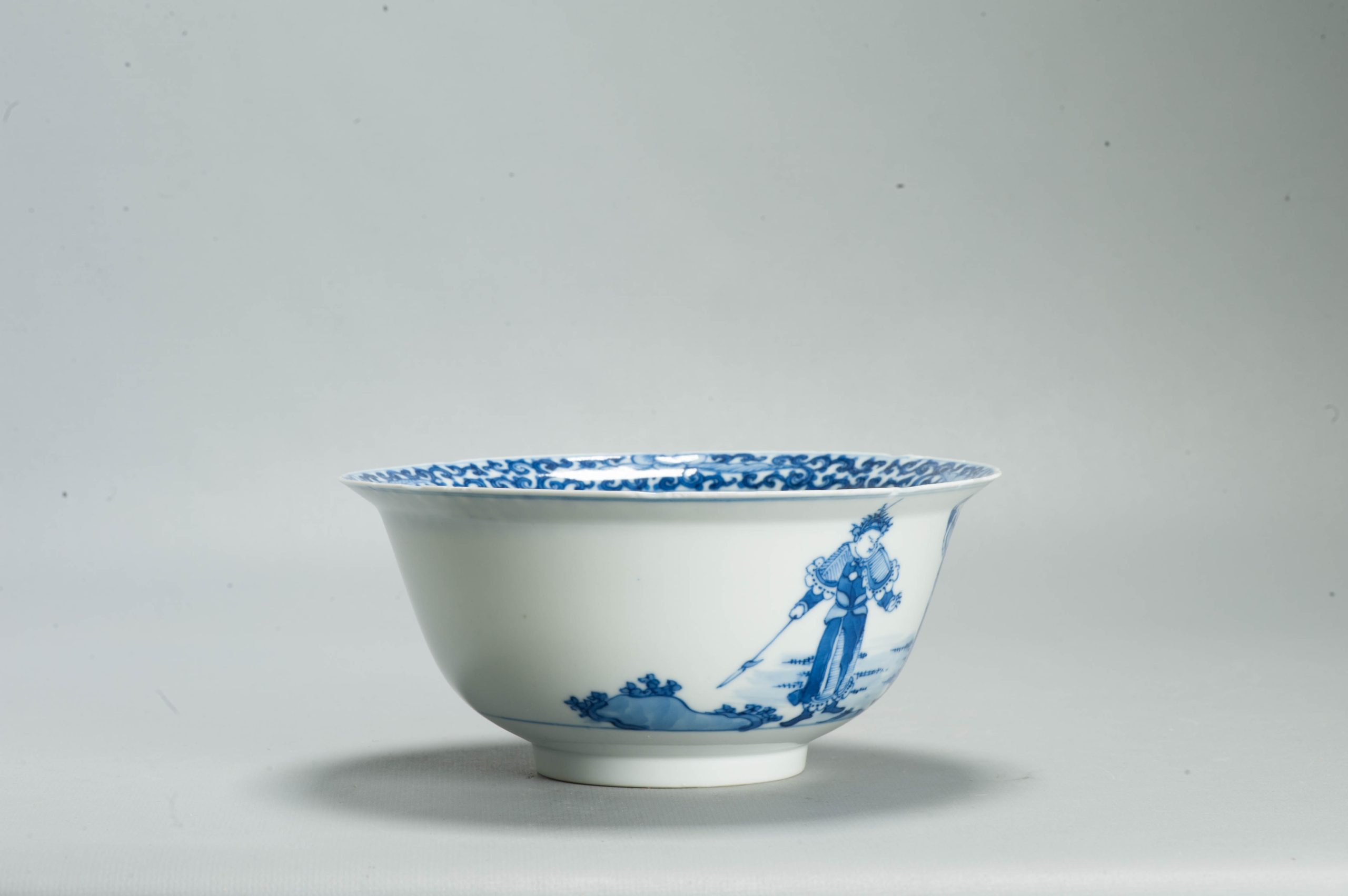 1690 Antique 19th c Bowl with Warriors and a Rose in the centre - Image 4