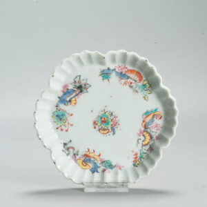 685 Antique Chinese 18th Century Pattipan. With a fruit scene China Dish